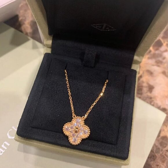 💎🌈Authentic💎🌈Van Cleef & Arpels Necklace💎🌈 - Picture 8 of 8